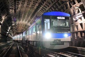 4000系隧道内.jpg