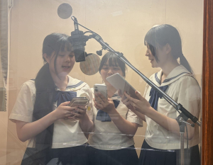 音声収録の様子_博多女子3.jpg